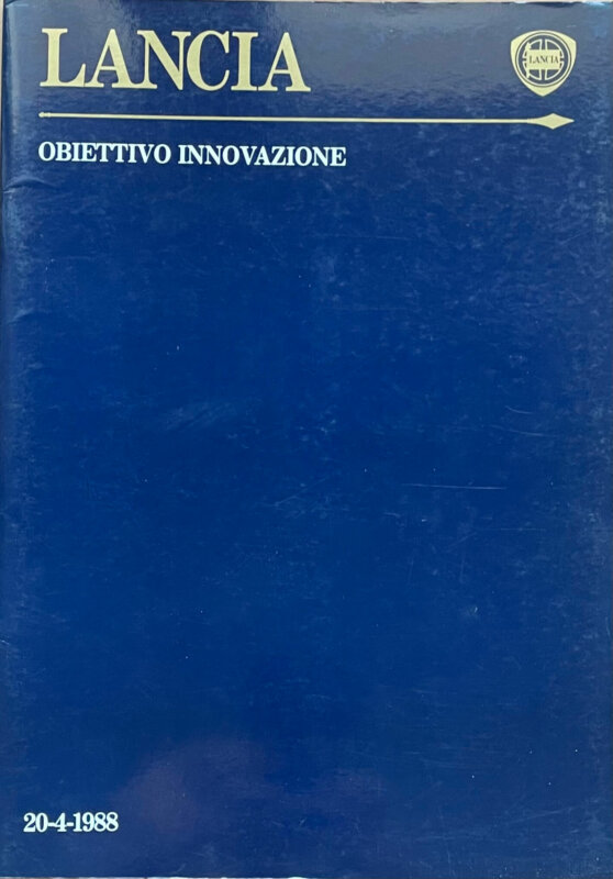 Libri automobilismo con opuscolo originale sulle innovazioni Lancia e foto illustrative