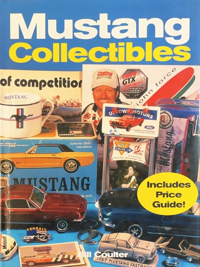 Libri automobilismo sui memorabilia e oggetti da collezione della Ford Mustang, con foto e descrizioni dettagliate.