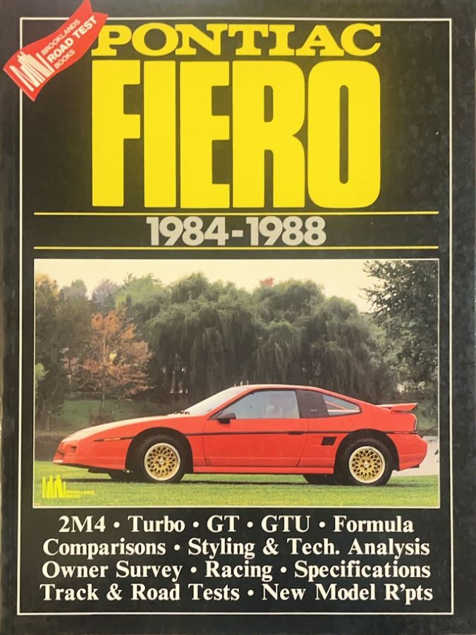 Libri automobilismo su Pontiac, dai modelli decappottabili degli anni ’50 alle muscle car come la GTO e la Fiero.