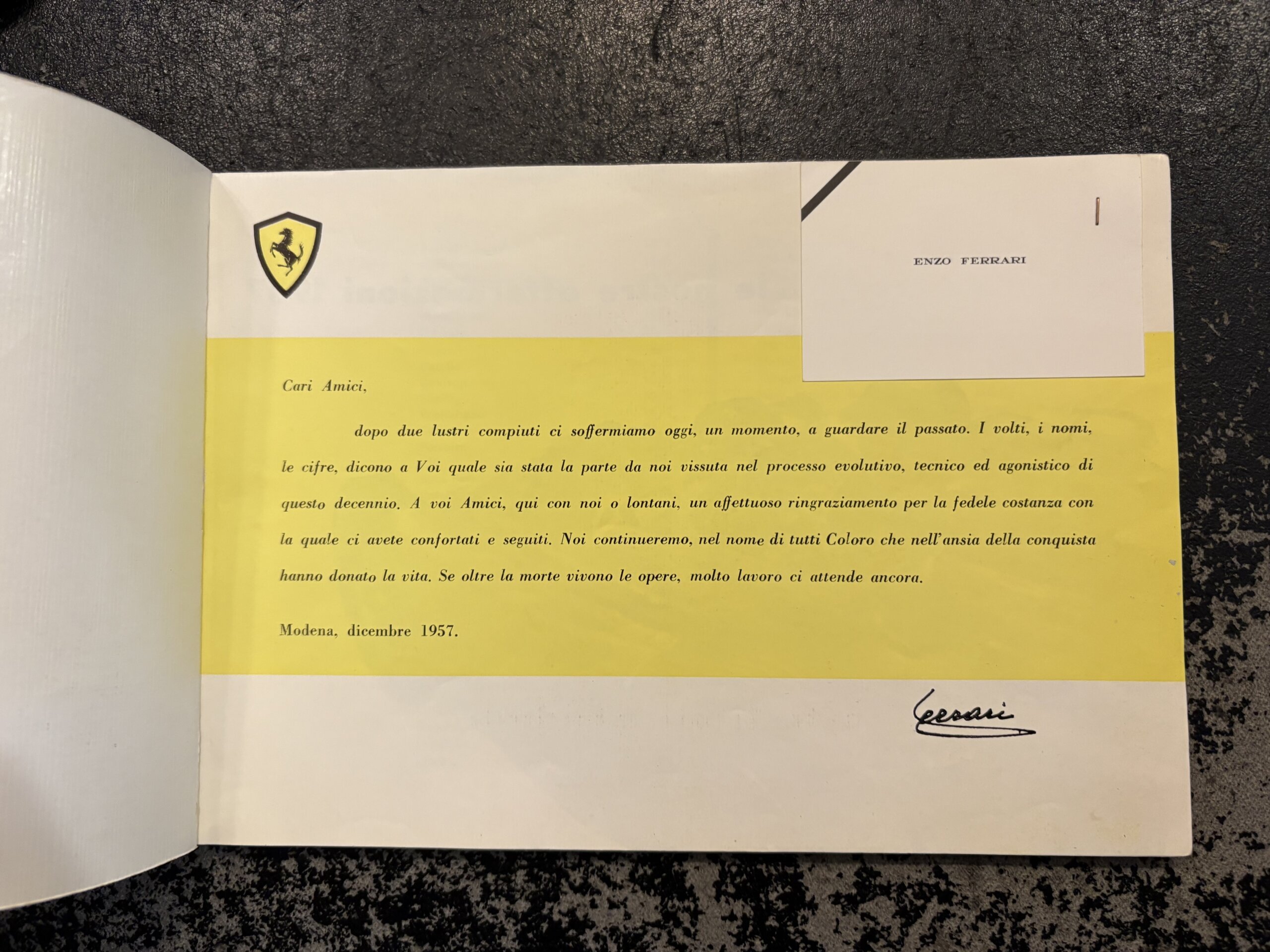 Ferrari Annuario 1947/1957 Ed Italiana - Originale Con Biglietto Da Visita Di Enzo Ferrari - immagine 3